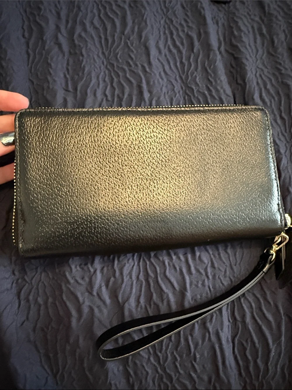 kate spade black pebbled leather wristlet clutch with gold logo